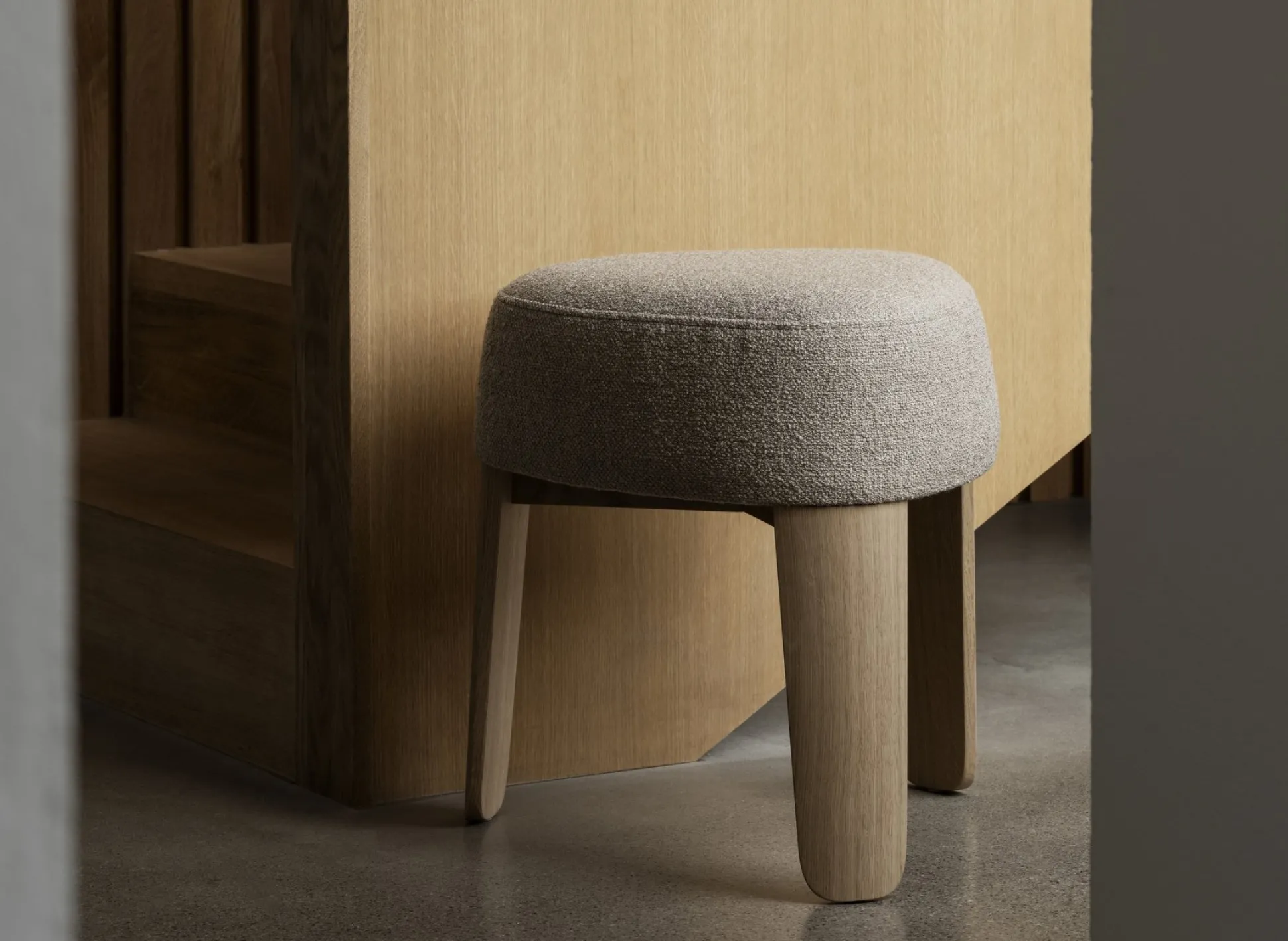 Hocker -KUON- Stoff Socia, Farbe Desert, oak nature