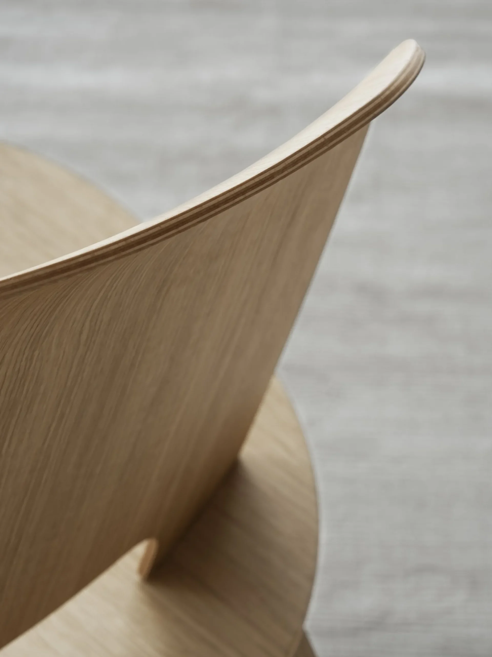 Stuhl -NAGOMI- Farbton neutales Holz Höhe 74cm