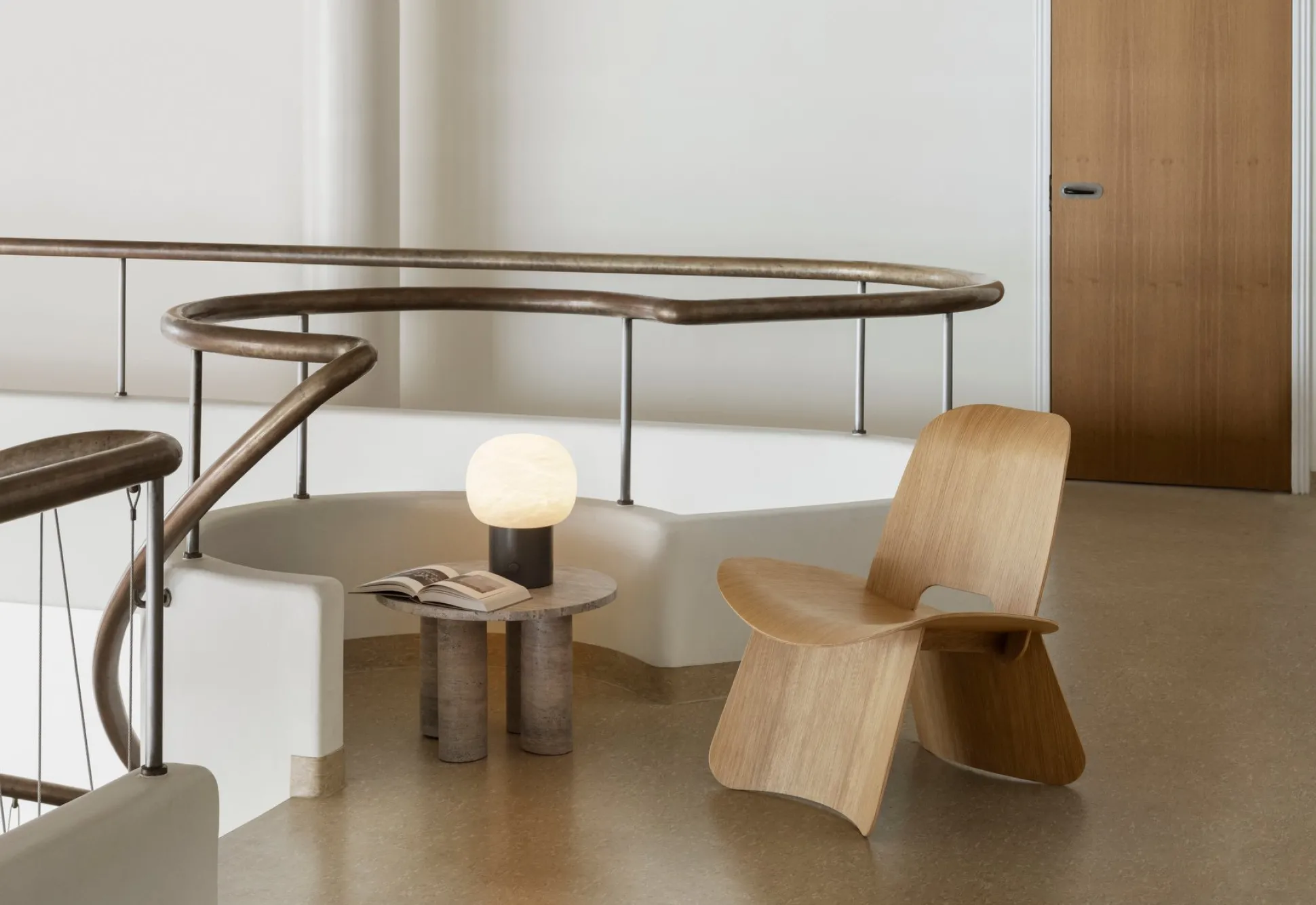 Stuhl -NAGOMI- Farbton neutales Holz Höhe 74cm